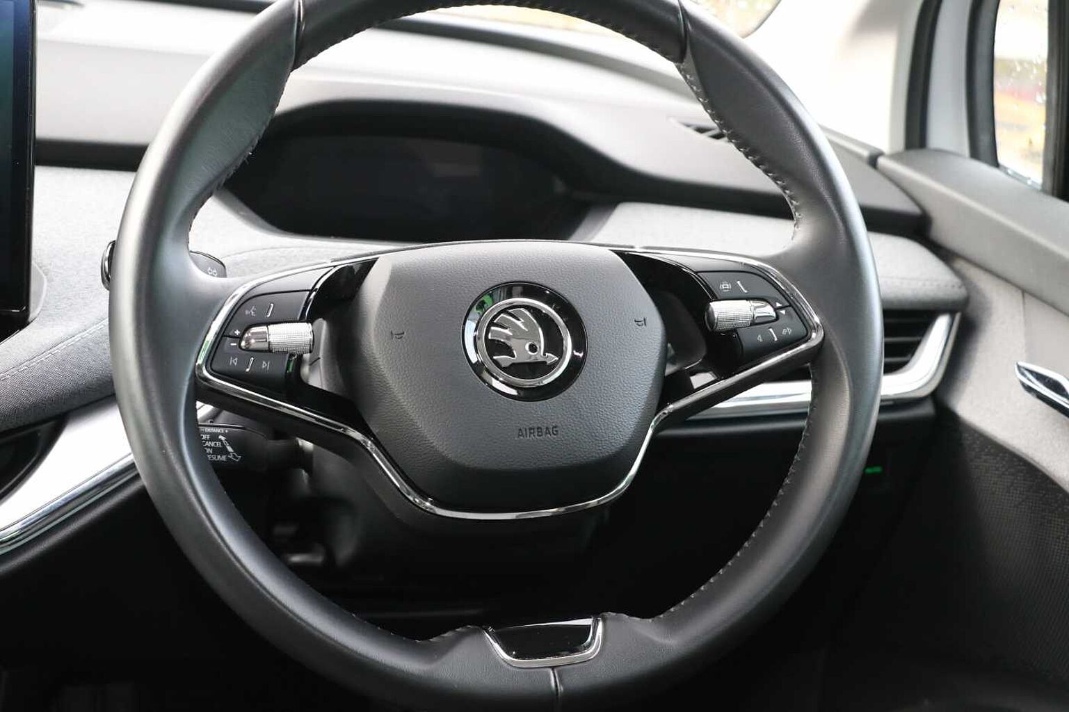 SKODA Enyaq iV E (179ps) 60 62 Kwh
