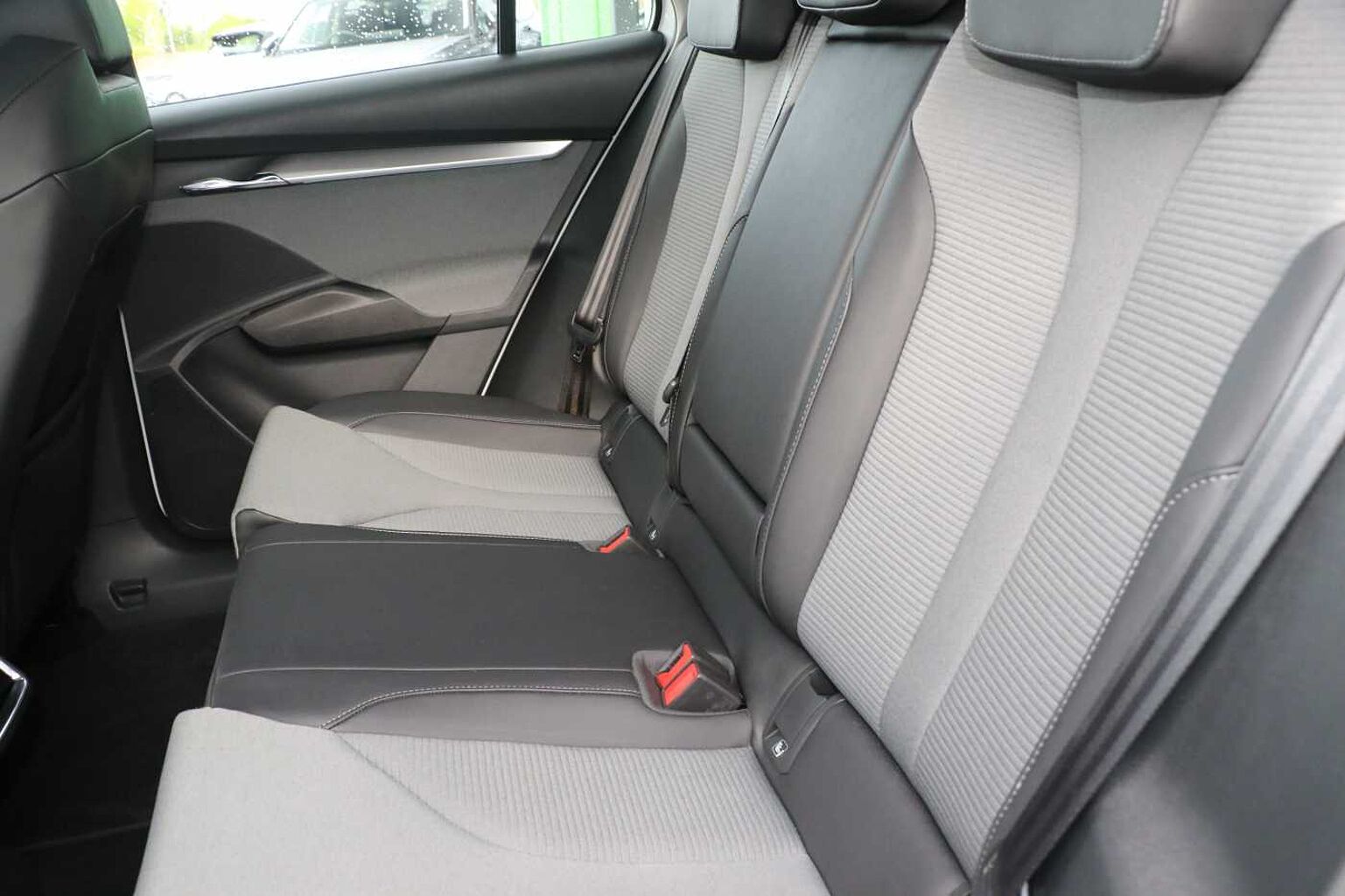 SKODA Enyaq iV E (179ps) 60 62 Kwh