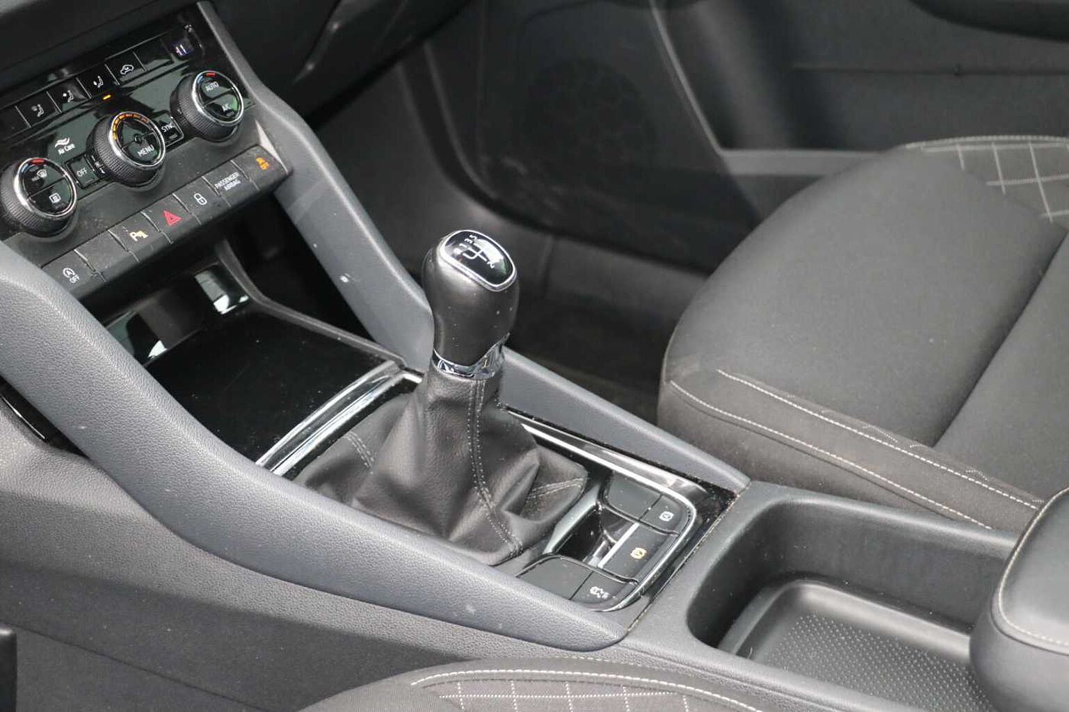SKODA Karoq SUV 1.0 TSI (115ps) SE Nav Plus